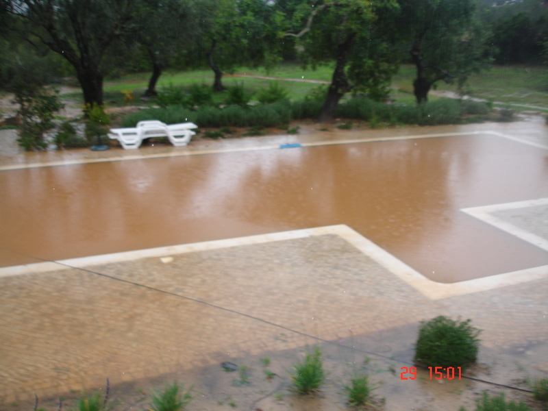 Piscina inundada